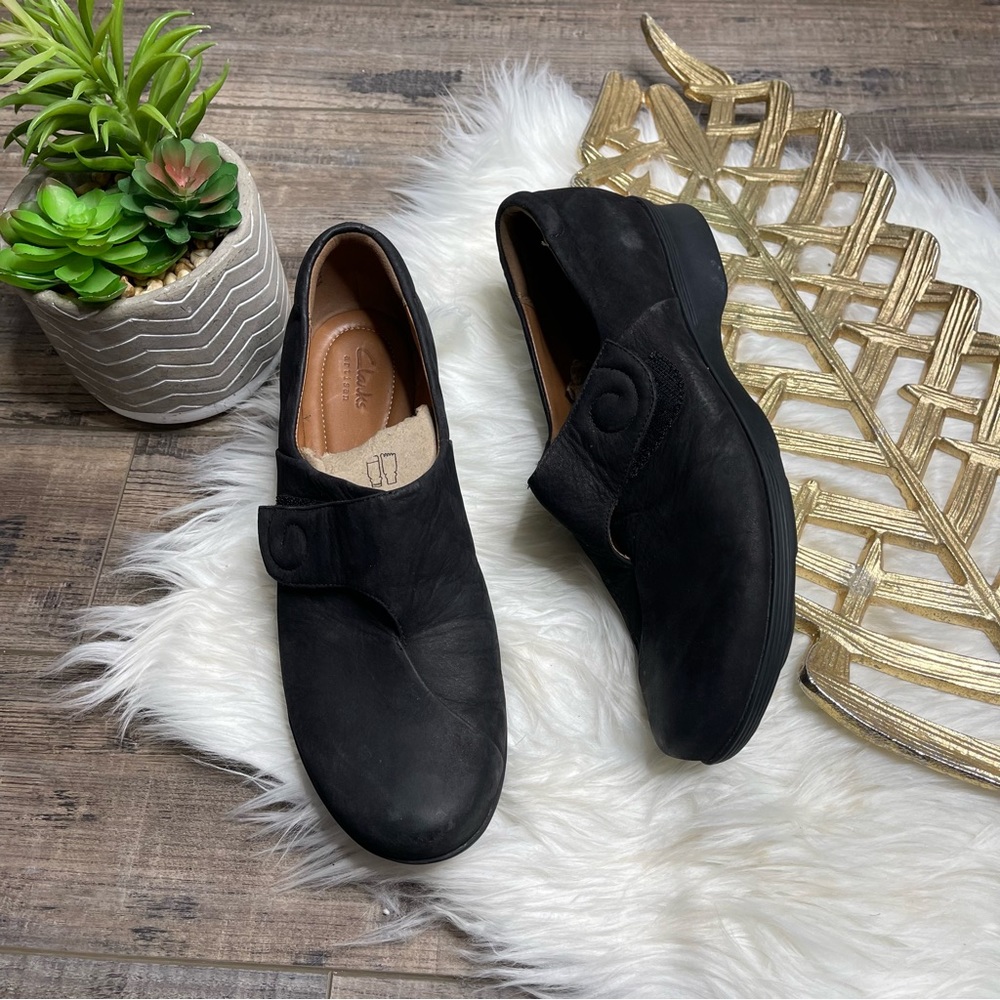 Clarks Artisan Low Top Strap On‎ Leather Shoes